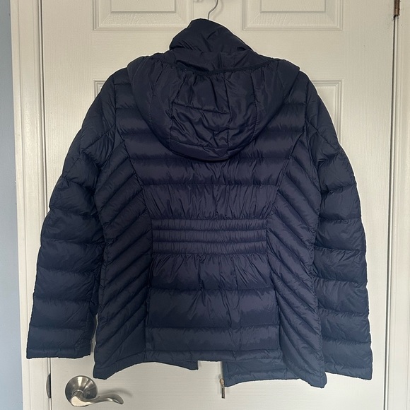 Michael Kors Women’s Packable Down Fill Navy Chevron Puffer Jacket | EUC - Picture 6 of 13